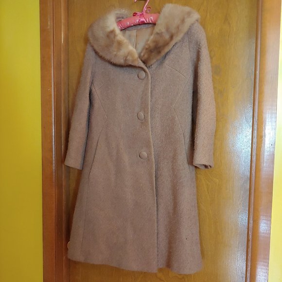 Tan Wool Coat with fur collar - Picture 1 of 9